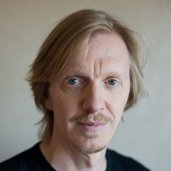 安德鲁·亚当森