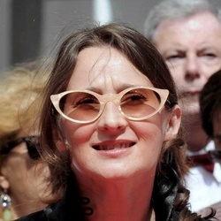 卢奎西亚·马特尔