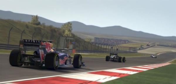 经典单机游戏《F1 2011》