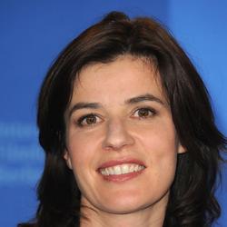 伊莲娜·雅各布