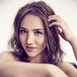 黄妮娜