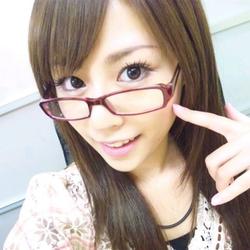 瑠川莉娜