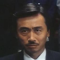鹿村泰祥