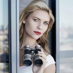 克莱尔·丹尼斯