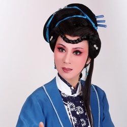梅秀文
