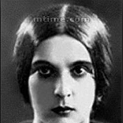 朱丽娅·索恩泽娃