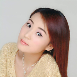 黄伊伊