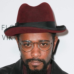 勒凯斯·斯坦菲尔德