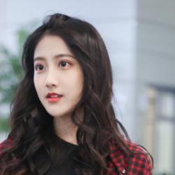 李艺彤