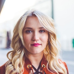 艾米丽·奥斯蒙特