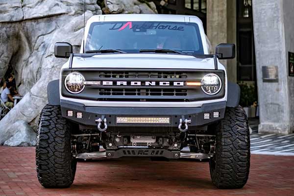 北美车厂打造全球首辆 Ford Bronco 6x6 豪改越野车型