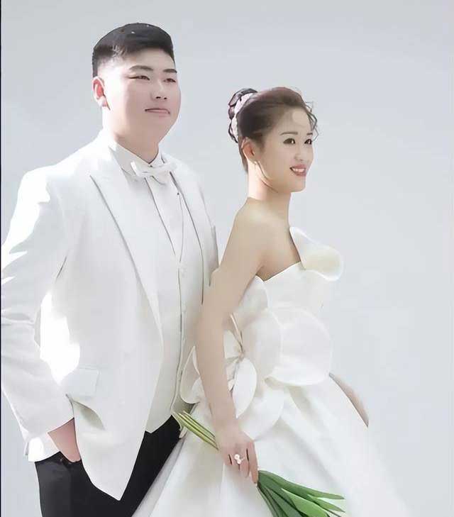 网红朱小伟与二婚妻子秀恩爱