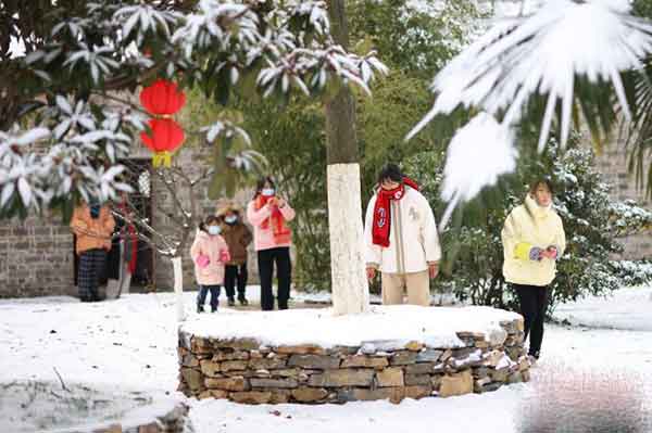 多地雨雪中迎接兔年