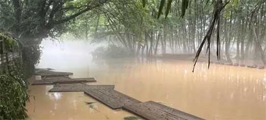 安徽暴雨后的千年古村