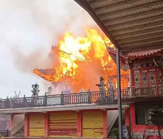 福建莆田道教圣地凌云殿起火