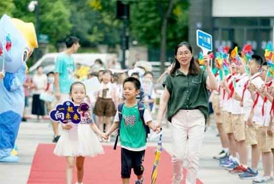 杭州一小学生上学只需17步