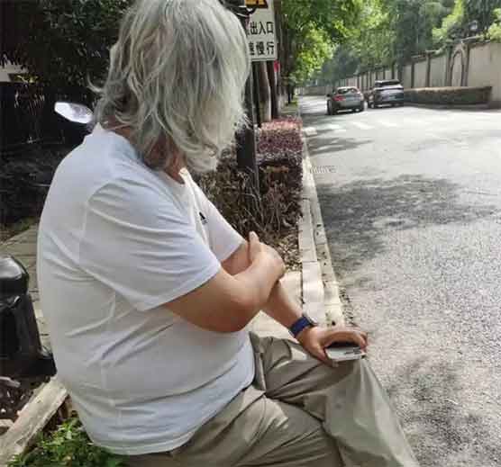 张纪中说“我不会跑”,背后究竟藏着什么?