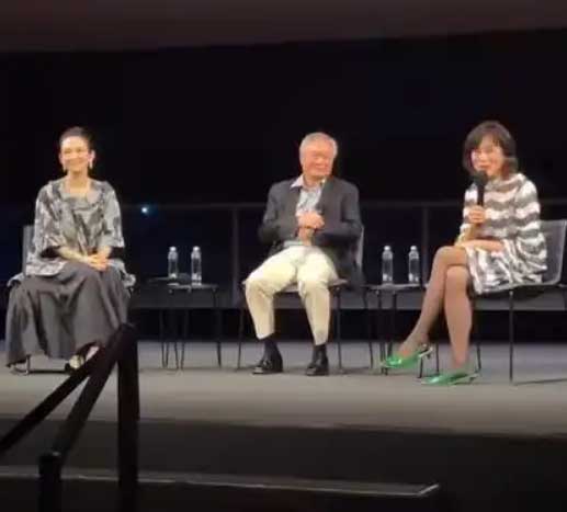 25年后章子怡终于等到了李安这个超有意义的拥抱?