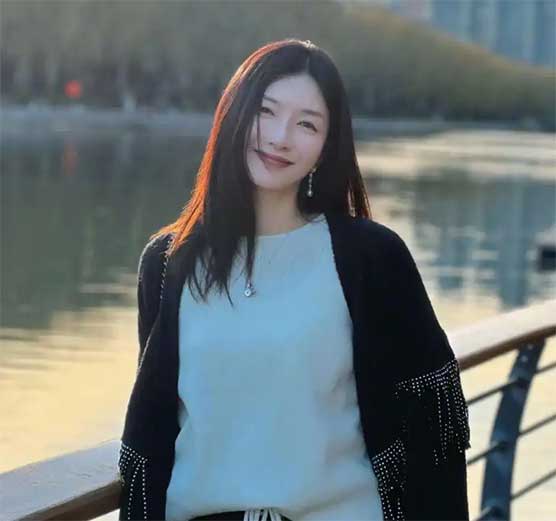 江疏影工作室一句“呵呵”,竟在网上掀起惊涛骇浪?