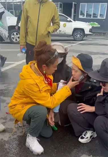 央视女神朱迅景区救人超飒，这是什么神仙操作？