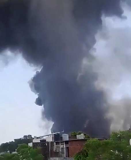 印度坠毁客机上242人竟全部遇难,究竟发生了什么?