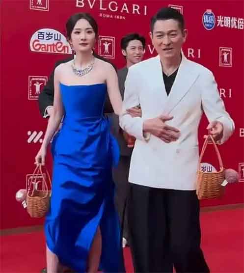 杨幂挽刘德华这是林萧上身“追星”成功？