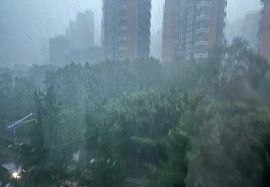 暴雨雷电大风齐上阵!今早成都人都是被“炸”醒的?
