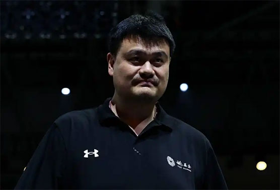 NBA中国赛刚回归！姚明就能领养老金？每月2千刀太香了吧！