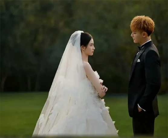 黄子韬徐艺洋晒18宫格婚纱照，甜度超标