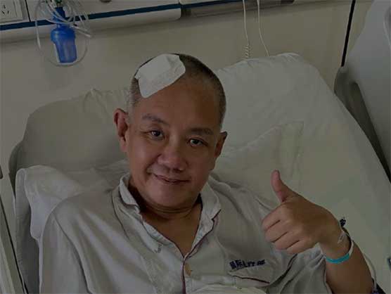 破防了💔！写《逆光》的李偲菘突发脑出血？还好手术成功了！