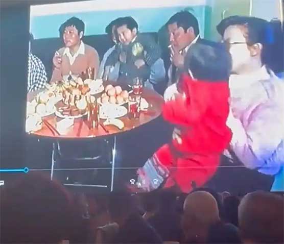 太原新娘回门宴放34年前父母结婚录像，泪目！