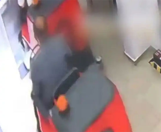 上班首日无培训撞亡同事 男子喊冤引热议