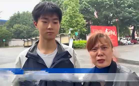 18岁男生赤脚穿内裤救八旬老人 网友喊他当女婿