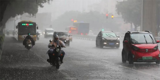 南北天气大分裂！南方暴雨北方气温过山车