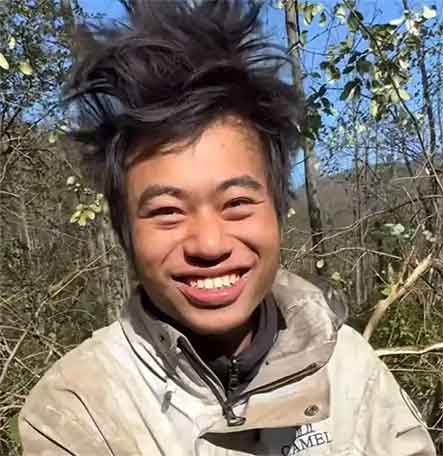 荒野求生神操作！选手吃烧红泥土治拉肚子