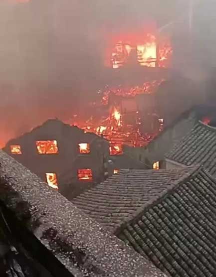 浙江一居民楼5户接连起火 元凶竟是高空烟头