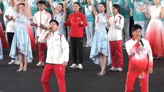 体育圈顶流同框！马龙苏炳添闭幕式合唱燃炸