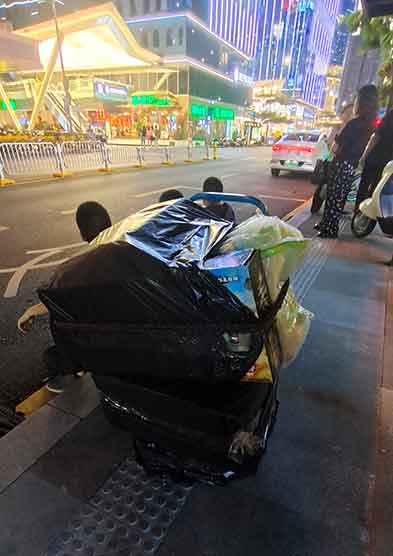 破防了！武汉骑手丢车后，深夜步行5公里登门致歉