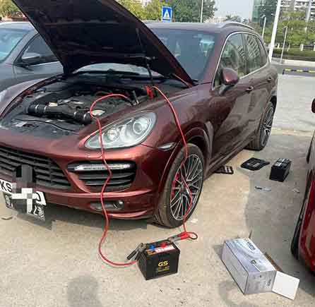 开保时捷跑顺风车?男子偷190块电瓶被刑拘