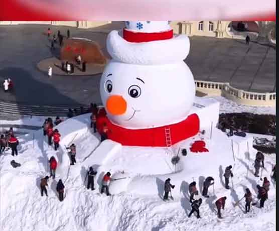 哈尔滨19米大雪人竟是挖出来的!雕刻细节太震撼