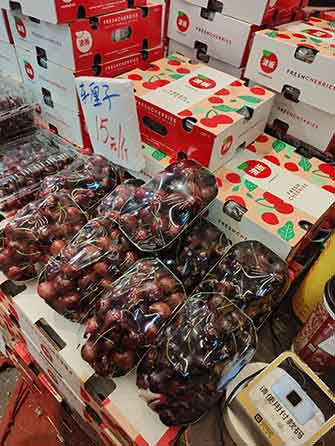 车厘子价格大跳水!消费者狂喜,批发商却亏哭