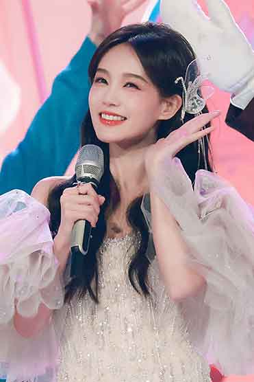 🔥李一桐湖南小年夜疑假唱，口型差半拍