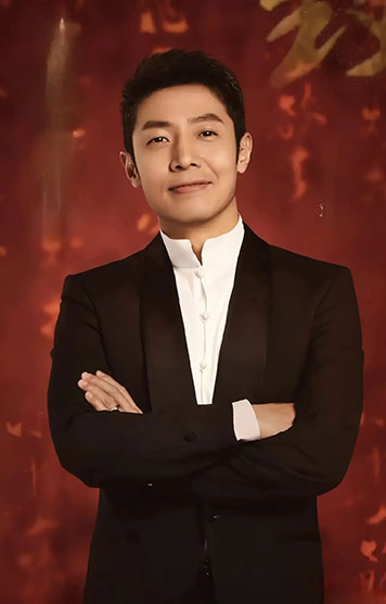 撒贝宁春晚靠脖子“长高” 站到空间站高度