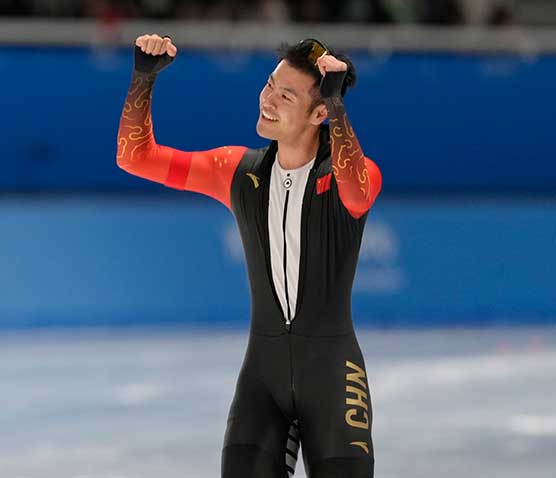 宁忠岩赛后直言滑疯了 破奥运纪录夺金创历史