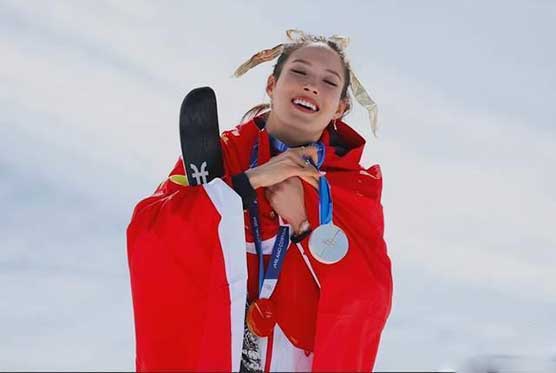 谷爱凌晒金牌霸气回应 实力击碎外媒质疑