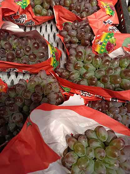 辽宁高速惊现天价水果 葡萄330元草莓360元一斤引热议