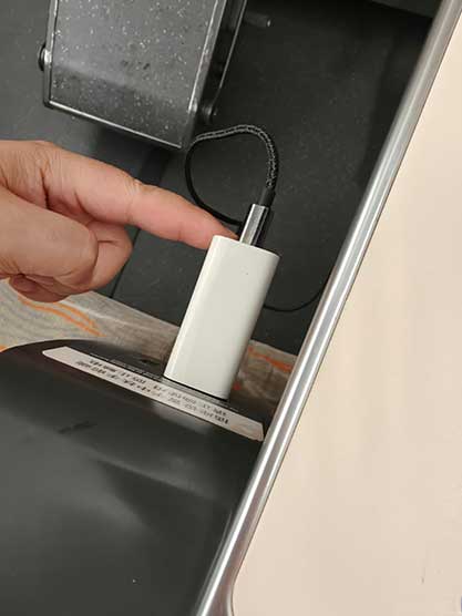 12306明确回应 高铁可带排插但严禁使用