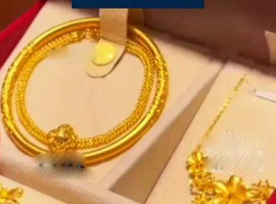 青岛女子十几万黄金藏冰箱，安全感拉满✨