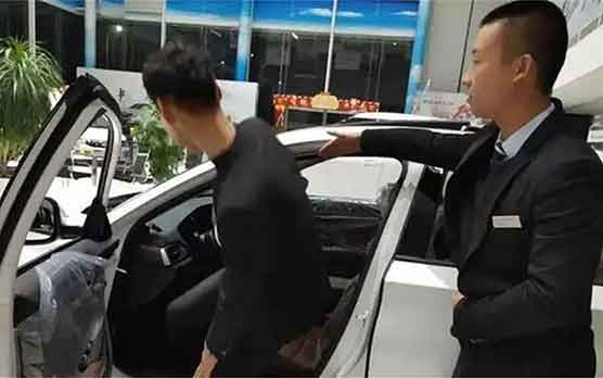 车主一年在 4S 店蹭饭 260 次还打包，门店无奈拉黑