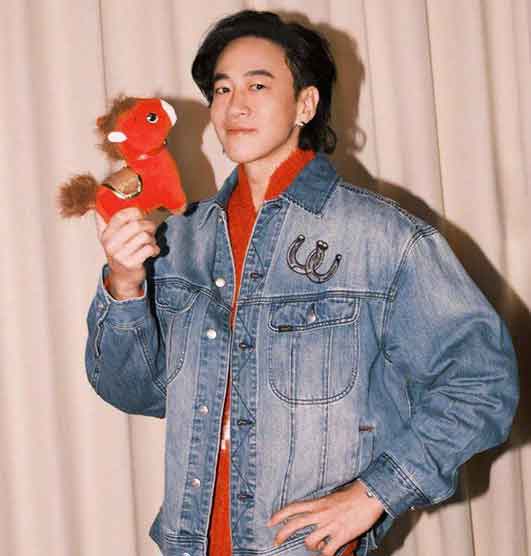 何润东16年前上非诚勿扰 被嫌嘴唇厚灭7灯